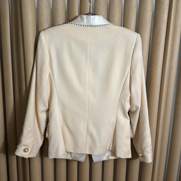 Vintage pearl lined suit - Picture 3 of 4